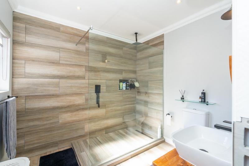 4 Bedroom Property for Sale in Calypso Beach Western Cape